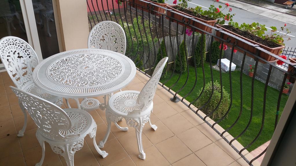 Family Pension Arad Ngoại thất bức ảnh