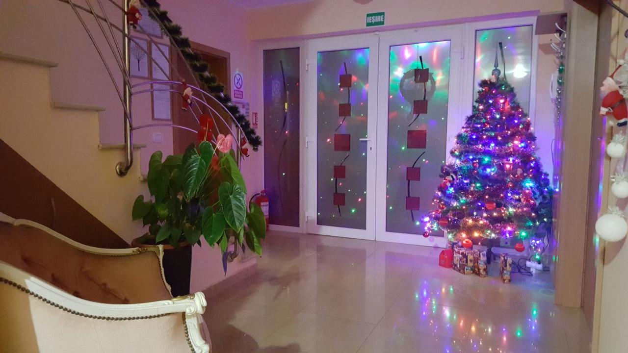 Family Pension Arad Ngoại thất bức ảnh
